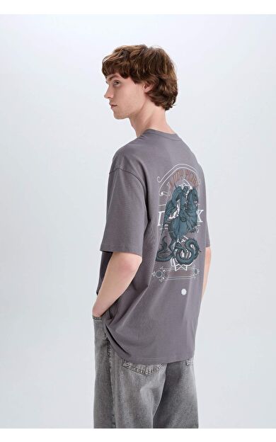 DeFacto %100 Pamuk Boxy Fit Bisiklet Yaka Sırt Baskılı Kısa Kollu Tişört E4541AX25SMGR357