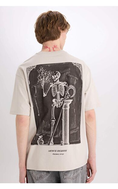 DeFacto %100 Pamuk Boxy Fit Bisiklet Yaka Sırt Baskılı Kısa Kollu Tişört E4546AX25SMBG766