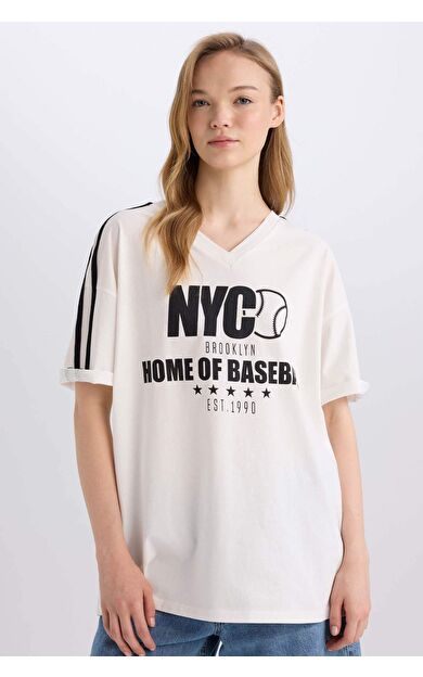 DeFacto Oversize Geniş Kalıp V Yaka Baskılı Kısa Kollu Tişört E4656AX25SMWT32