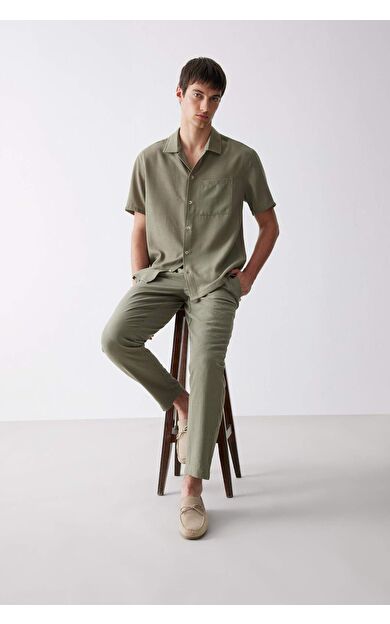 DeFacto Relax Fit Rahat Kesim Kısa Paça Keten Görünümlü Yazlık Kumaş Pantolon E4790AX25SMKH403