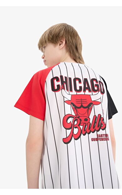 DeFacto Erkek Çocuk NBA Chicago Bulls V Yaka Sırt Baskılı Kısa Kollu Tişört