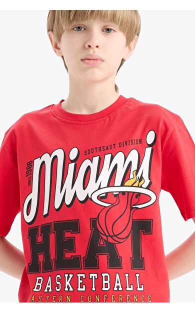 DeFacto Erkek Çocuk NBA Miami Heat New Regular Fit Bisiklet Yaka Kısa Kollu Tişört