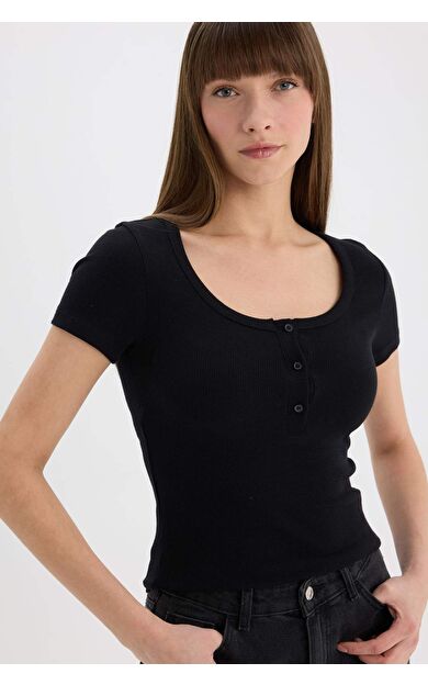 DeFacto Slim Fit Dar Kesim Yuvarlak Yaka Basic Düz Fitilli Kaşkorse Kısa Kollu Tişört E5781AX25SPBK81