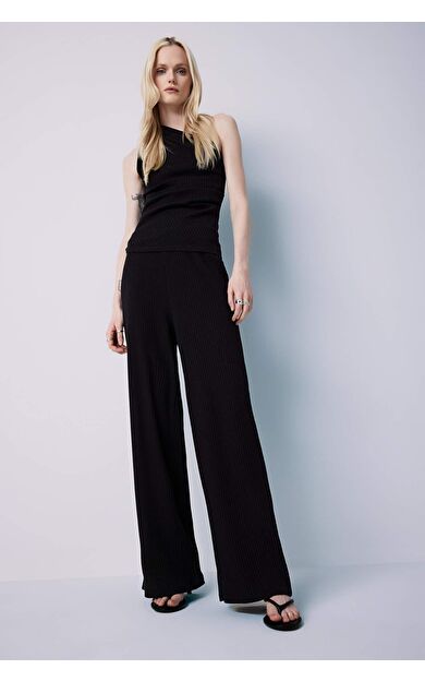 DeFacto Slim Fit Dar Kesim Fitilli Kaşkorse Basic Düz Pantolon E5783AX25SPBK81