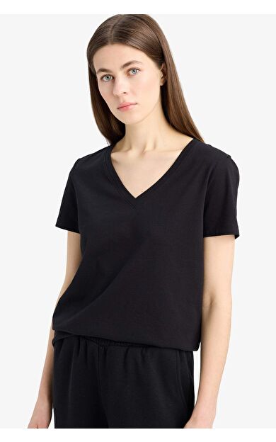 Regular Fit V Yaka Basic Düz Penye Kısa Kollu Tişört