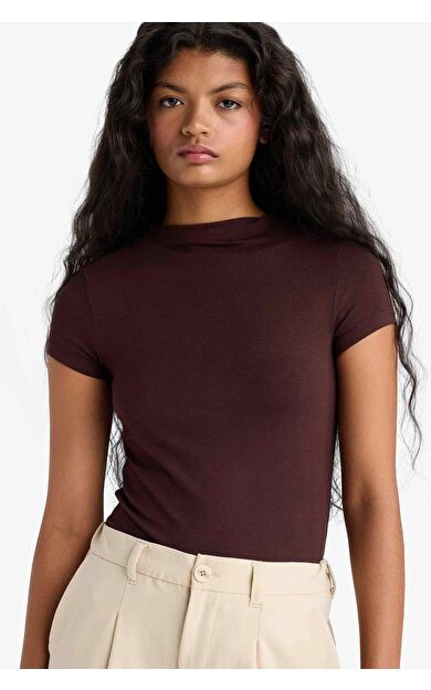 Slim Fit Dar Kesim Yarım Balıkçı Yaka Kısa Kollu Tişört E5906AX25AUBN267