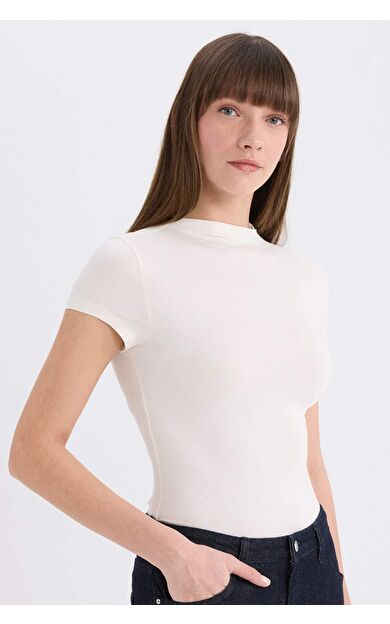 DeFacto Slim Fit Dar Kesim Yarım Balıkçı Yaka Kısa Kollu Tişört E5906AX25SPER105