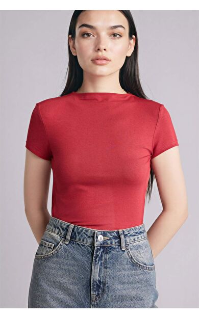 Slım Fıt Yarım Balıkçı Yaka Kısa Kollu Tişört