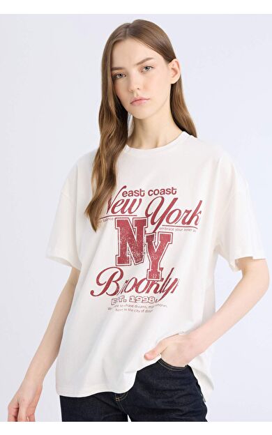 DeFacto Oversize Geniş Kalıp Bisiklet Yaka Baskılı Kısa Kollu Tişört E5993AX25SMWT32