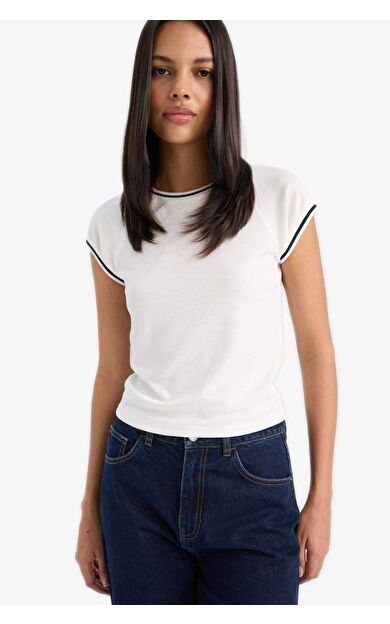 DeFacto Slim Fit Dar Kesim Bisiklet Yaka Ribana Kısa Kollu Tişört E6992AX25SPER105