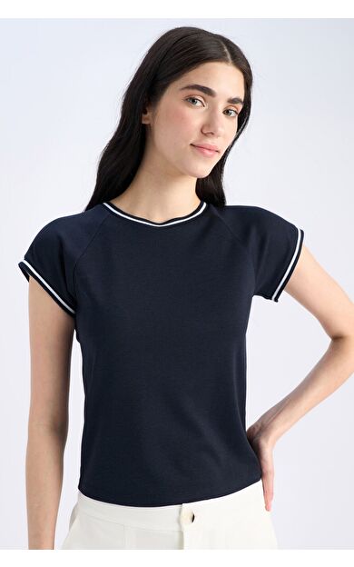DeFacto Slim Fit Dar Kesim Bisiklet Yaka Ribana Kısa Kollu Tişört E6992AX25SPNV251