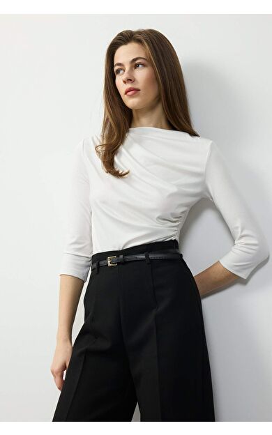 DeFacto Regular Fit Degaje Yaka Smart Krep Kısa Kollu Tişört