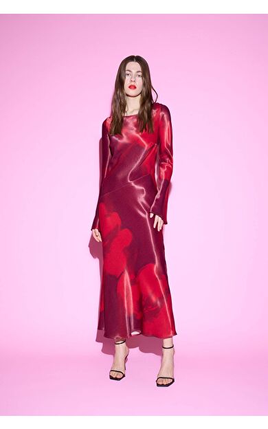 Sevgililer Günü Bisiklet Yaka Batik Saten Uzun Kollu Maxi Elbise