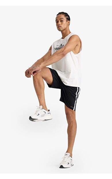 DeFacto DeFactoFit Standart Fit Sporcu Kısa Paça Şort E7519AX25AUBK81