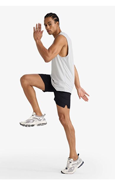 DeFactoFit Standart Fit Sporcu Dokuma Şort E7520AX25AUBK81