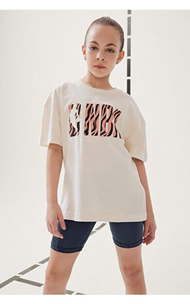 DeFacto Kız Çocuk NBA Wordmark Oversize Geniş Kalıp Bisiklet Yaka Kısa Kollu Tişört E7631A825HSBG700