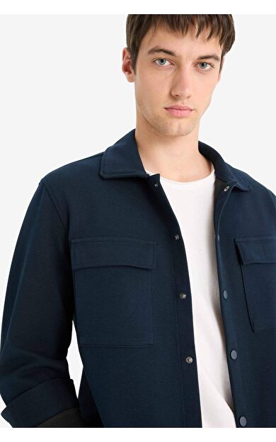 DeFacto Regular Fit Çift Cepli Twill Uzun Kollu Gömlek E7689AX25SPNV82