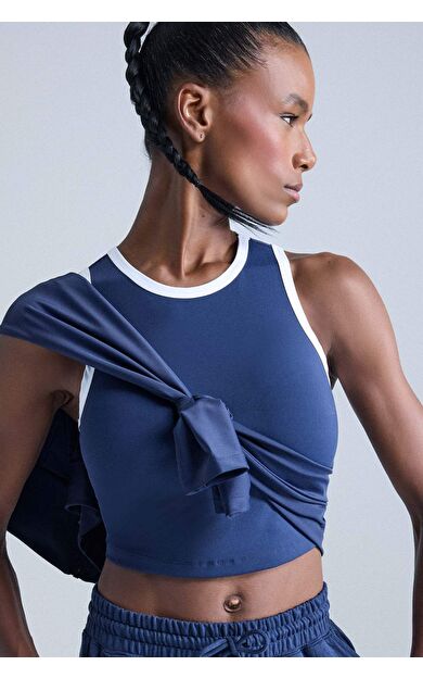 DeFactoFit Crop Top Bisiklet Yaka Sporcu Atlet E7723AX25AUNV238