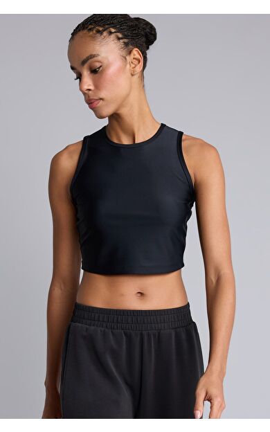 DeFacto Parlak Crop Top Bisiklet Yaka Sporcu Atlet