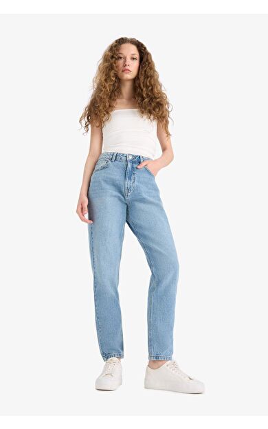 DeFacto Lina Mom Fit Yüksek Bel Düz Paça Jean Kar Yıkamalı Pantolon