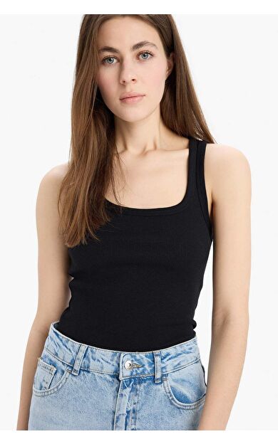 DeFacto Slim Fit Dar Kesim Basic Düz Yuvarlak Yaka Fitilli Kaşkorse Atlet E7894AX25SMBK81