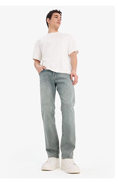 DeFacto Sergio Regular Fit Normal Kalıp Normal Bel Boru Paça Jean Pantolon E8203AX25SPNM29