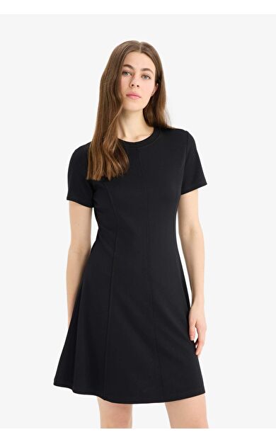 Bisiklet Yaka Basic Düz Kısa Kollu Mini Elbise