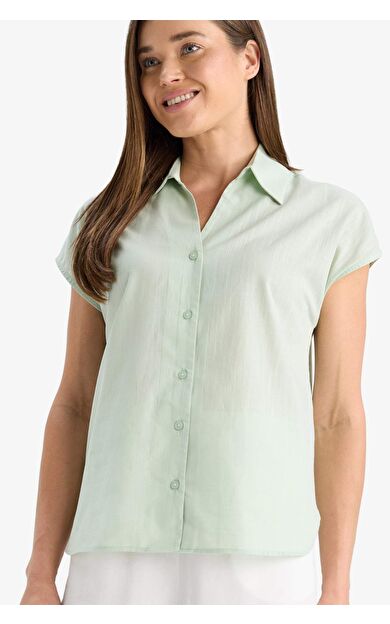 DeFacto Regular Fit Gömlek Yaka Flamlı Pamuk Kısa Kollu Gömlek E8472AX25SMGN1181