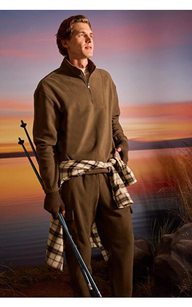 Boxy Fit Dik Yaka Yarım Fermuarlı Polar Sweatshirt E8632AX25WNKH151