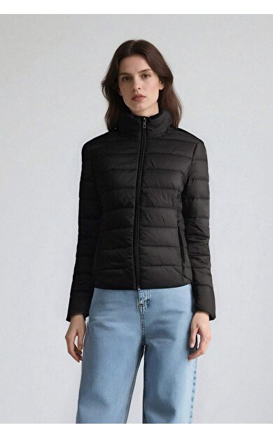 Su Geçirmez Regular Fit Dik Yaka Fermuarlı Şişme Mont E8689AX25AUBK27