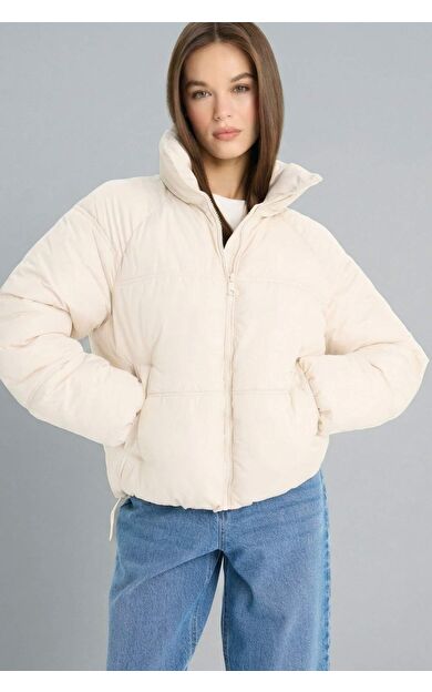 Su Geçirmez Regular Fit Dik Yaka Fermuarlı Şişme Mont E8690AX25AUER128