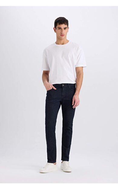 DeFacto Pedro Slim Fit Dar Kalıp Normal Bel Dar Paça Jean Pantolon E8853AX24WNNM34