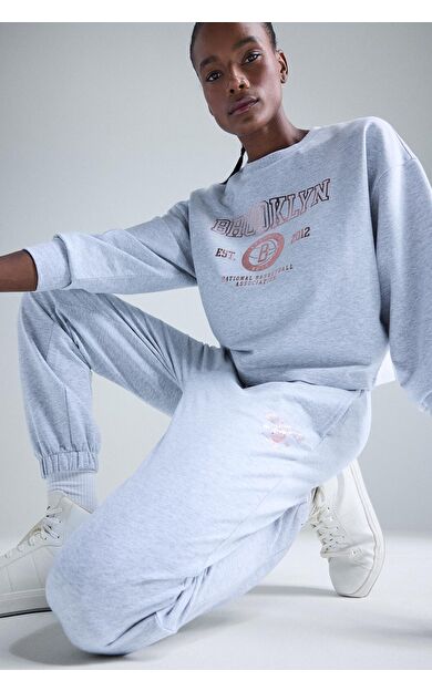 DeFacto DeFactoFit NBA Brooklyn Nets Bisiklet Yaka Sporcu Sweatshirt