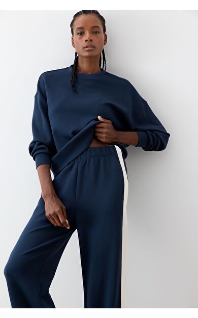 DeFacto DeFactoFit Oversize Geniş Kalıp Bisiklet Yaka Modal Sporcu Sweatshirt E8954AX25AUNV165