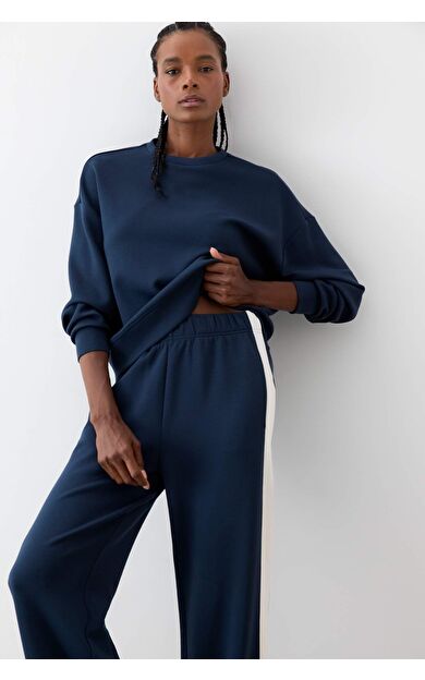 DeFacto DeFactoFit Oversize Geniş Kalıp Bisiklet Yaka Modal Sporcu Sweatshirt E8954AX25AUNV165