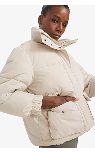 DeFactoFit Rüzgar Geçirmez Su Geçirmez Oversize Geniş Kalıp Fermuarlı Çıtçıtlı Mont