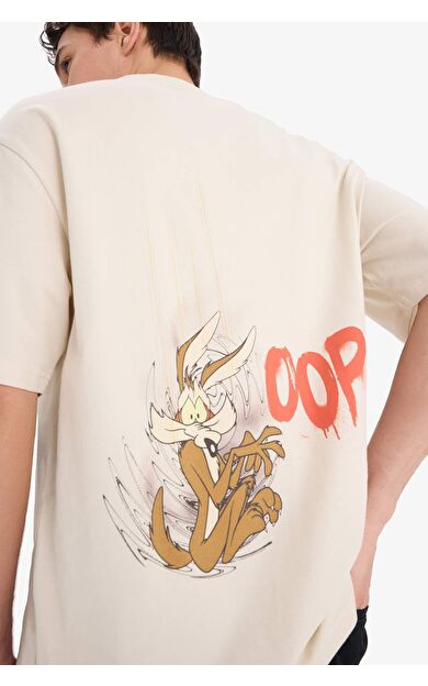 DeFacto Looney Tunes Boxy Fit Bisiklet Yaka Sırt Baskılı Kısa Kollu Tişört E9292AX25AUBG721