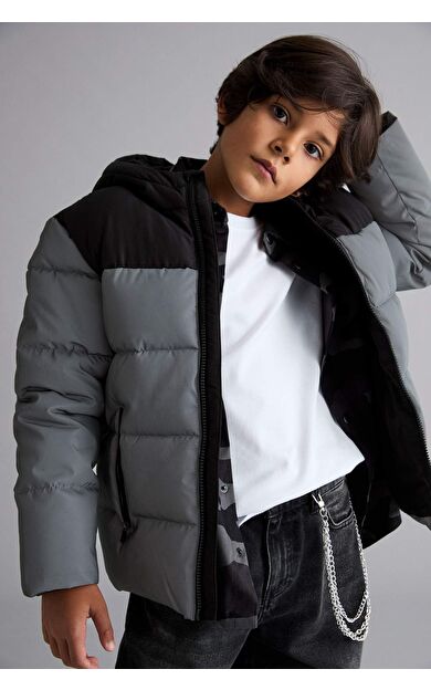 Erkek Çocuk Su Geçirmez Kapüşonlu Polar Astarlı Mont