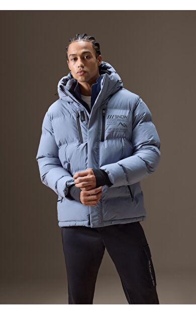 DeFacto Defactofit Su İtici Regular Fit Kapüşonlu Rüzgar Geçirmez Şişme Mont