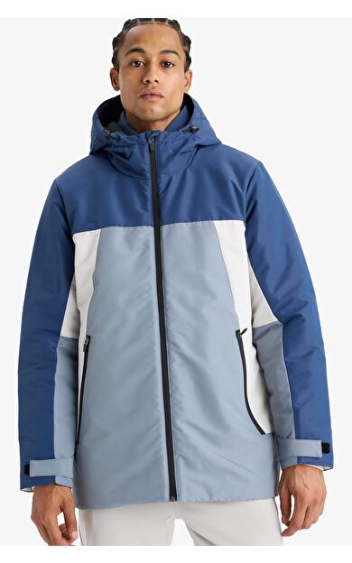 Defactofit Su Geçirmez Regular Fit Kapüşonlu Fermuarlı Rüzgar Geçirmez Mont