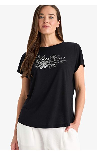 Bisiklet Yaka Çiçekli Kısa Kollu Tişört