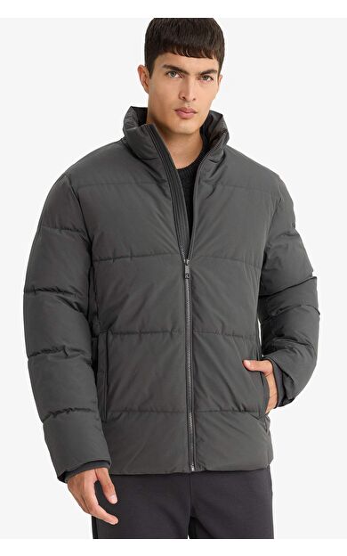 Su İtici Regular Fit Dik Yaka Fermuarlı Cepli Mont