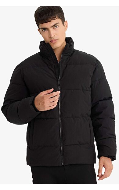 Su İtici Regular Fit Dik Yaka Fermuarlı Cepli Mont