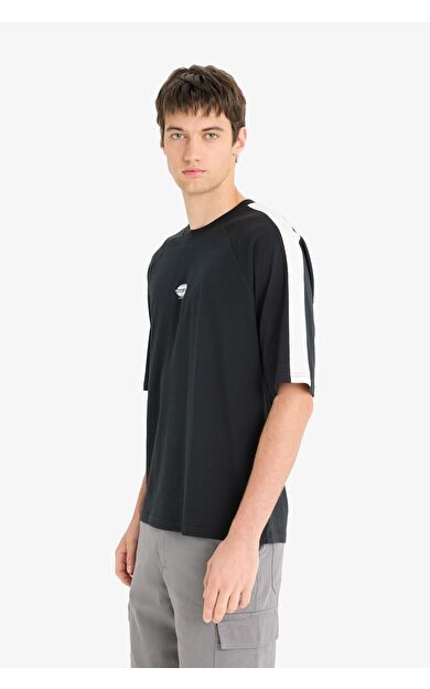 DeFacto %100 Pamuk Loose Fit Bisiklet Yaka Baskılı Kısa Kollu Tişört F0187AX25SMBK81