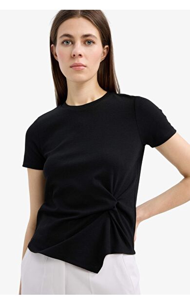 DeFacto Slim Fit Dar Kesim Bisiklet Yaka Ribana Kısa Kollu Tişört F0366AX25SPBK81