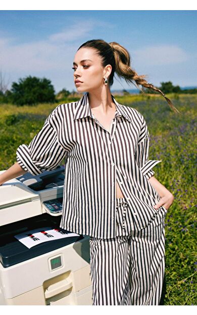 DeFacto Loose Fit Çizgili Poplin Uzun Kollu Gömlek F0403AX25SMBN390