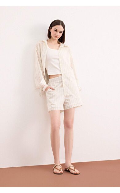 DeFacto Yüksek Bel Cepli Düz Paça Şort