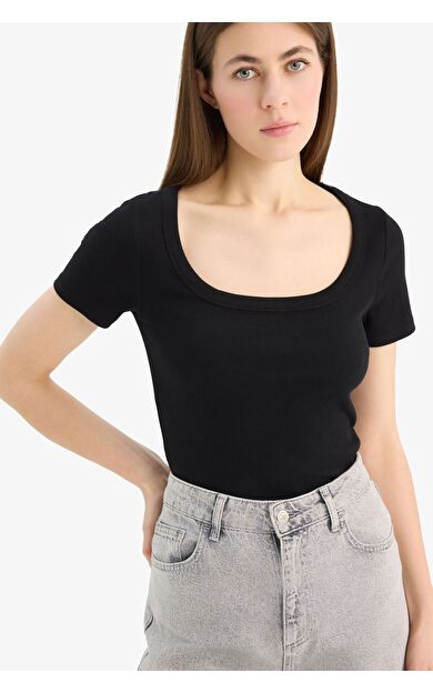 DeFacto Slim Fit Dar Kesim Bisiklet Yaka Basic Düz Fitilli Kaşkorse Kısa Kollu Tişört F0684AX25SPBK81