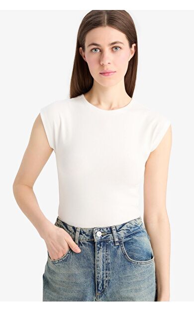 DeFacto Slim Fit Dar Kesim Bisiklet Yaka Basic Düz Modal Kısa Kollu Tişört F0685AX25SPER105
