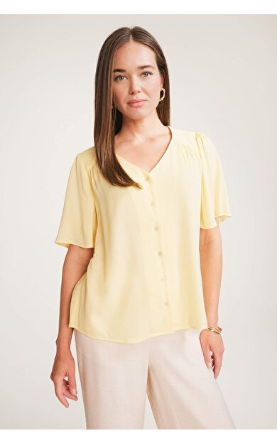 Regular Fit V Yaka Krinkıl Viskon Kısa Kollu Bluz